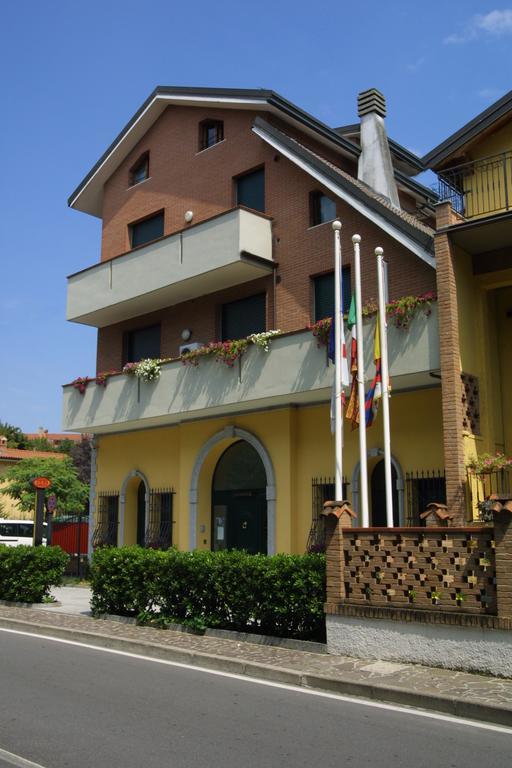 Borromeo住宿服务有限公司*Peschiera Borromeo